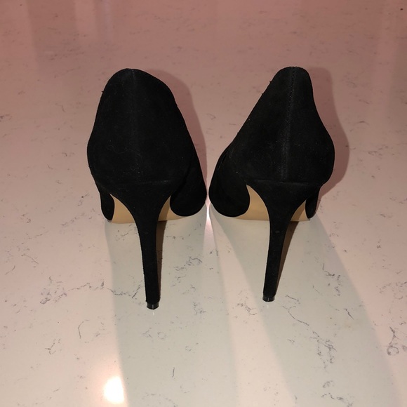 BRAND NEW STEVE MADDEN BLACK SUEDE HEELS - Picture 3 of 4
